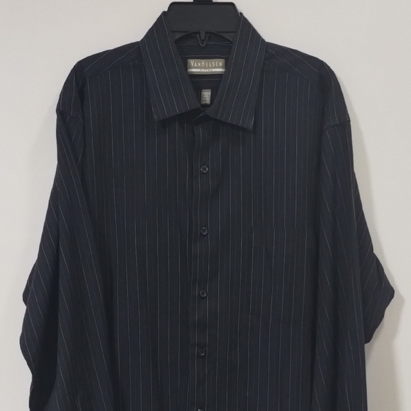 Van Heusen Men's Black Striped Button Down Fitted Shirt - Picture 1 of 2